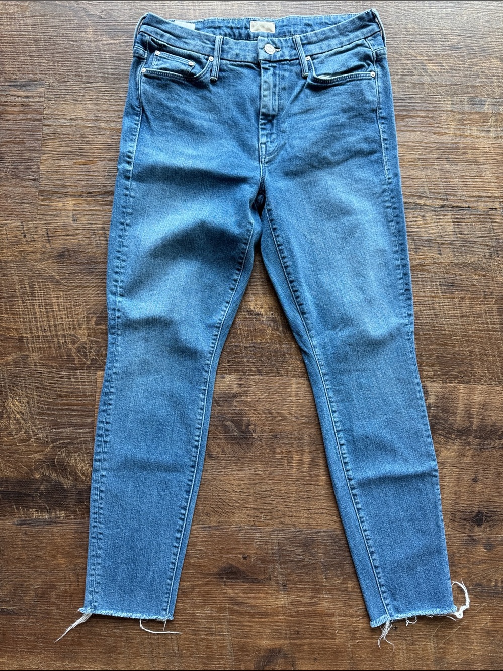MOTHER The Looker Ankle Fray Skinny High-Rise Jeans in Medium Blue